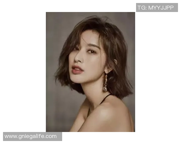 高冷女神与足球明星头像的完美结合展现独特魅力与风格