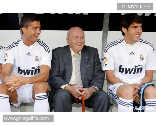 老板对足球明星的精彩评价与职业生涯的深刻洞察分析